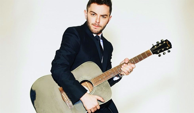 Siamo Uguali é a música escolhida por Lorenzo Fragola para o festival de Sanremo