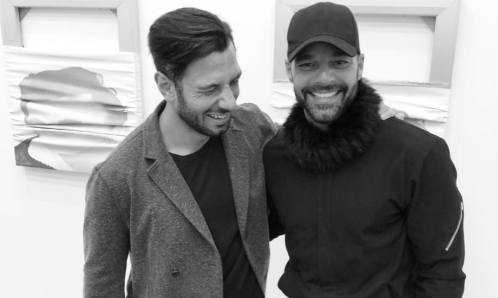 Ricky Martin é papai de novo. Ele e o marido Jwan Yosef apresentaram a bebê Lucía